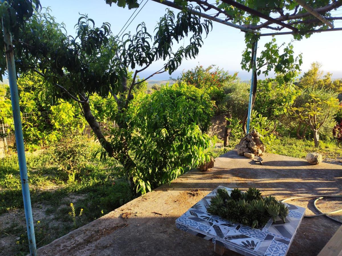 Villa Kara - Bed And Breakfast Mesi  Luaran gambar